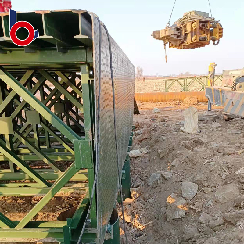 Cầu Bailey (CB-200, dài 39,624m, 18 tầng, loại boong, một làn đơn, chiều rộng rõ ràng: 6M) tại Trạm thủy điện Baihetan, Quận Qiaojia, tỉnh Tứ Xuyên